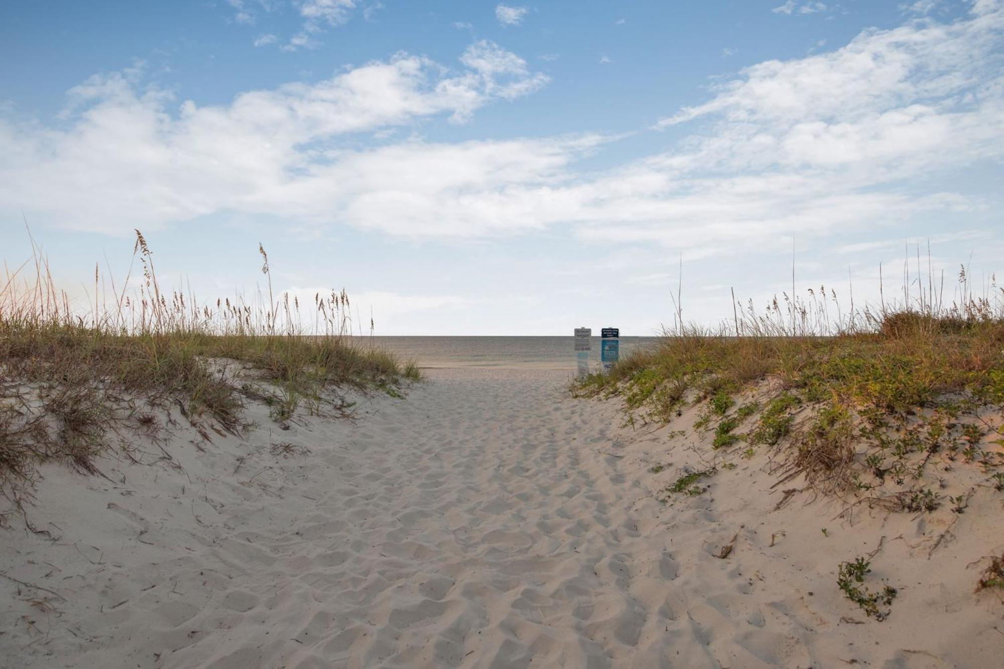 2-Bedroom Condo On Gulf Shores Beach W/Pool Exterior photo